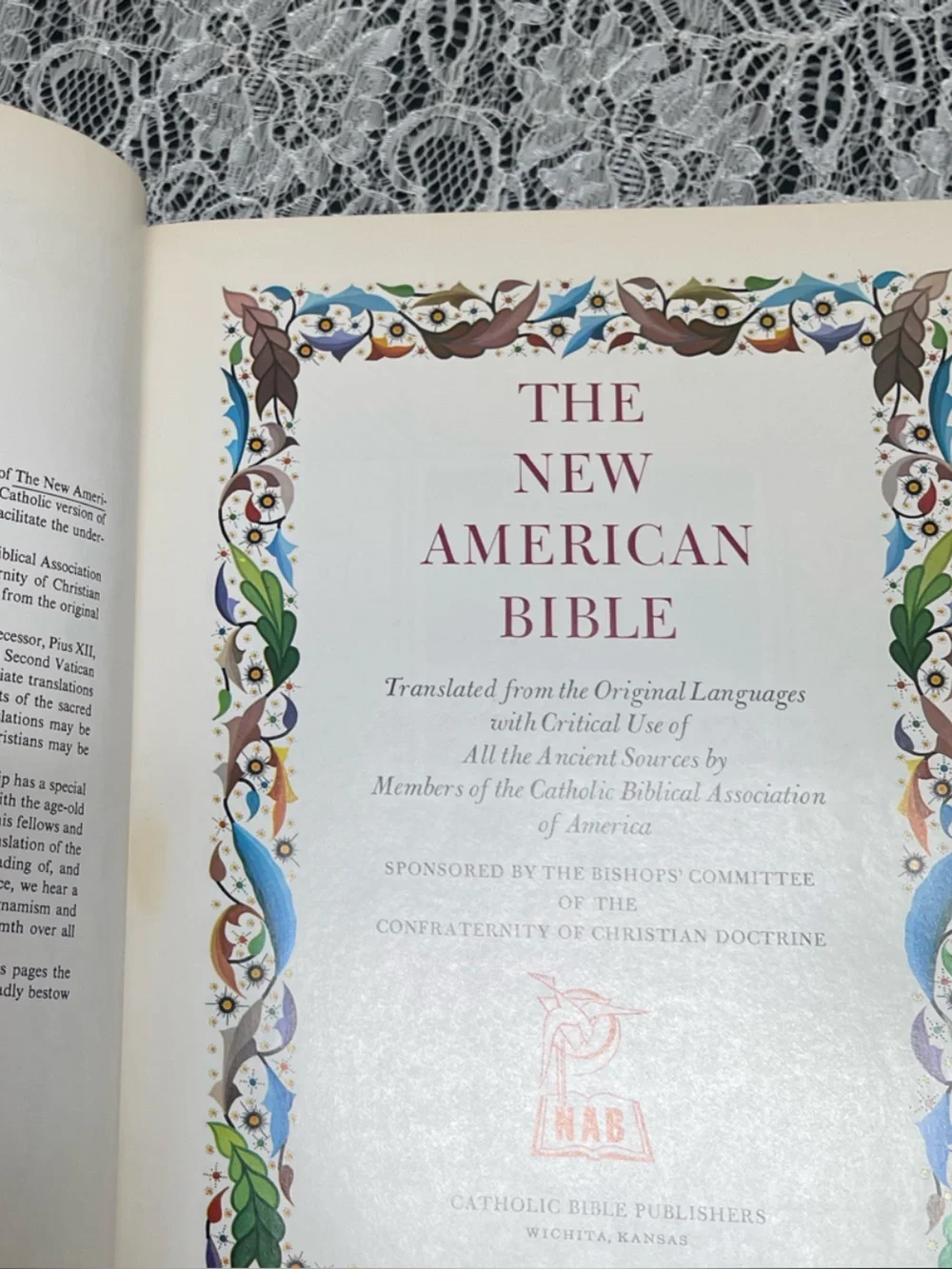 Vintage 1980s Holy Bible NAB Catholic Heirloom Family Edition Labor Booklet